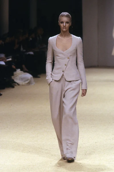Look 11